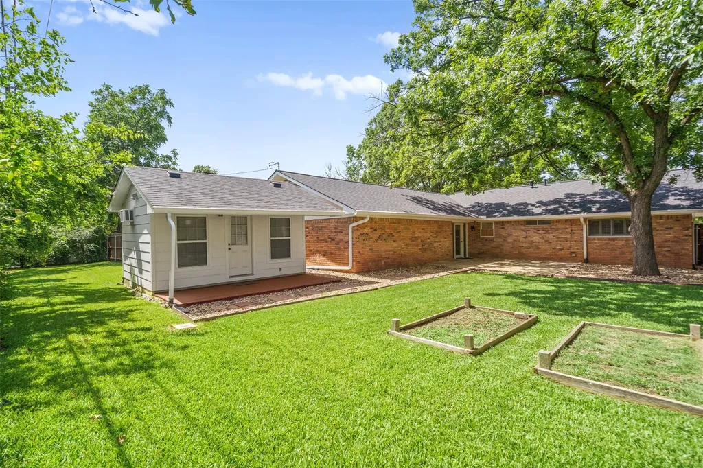 409 Summit Ridge Drive Euless TX 76039