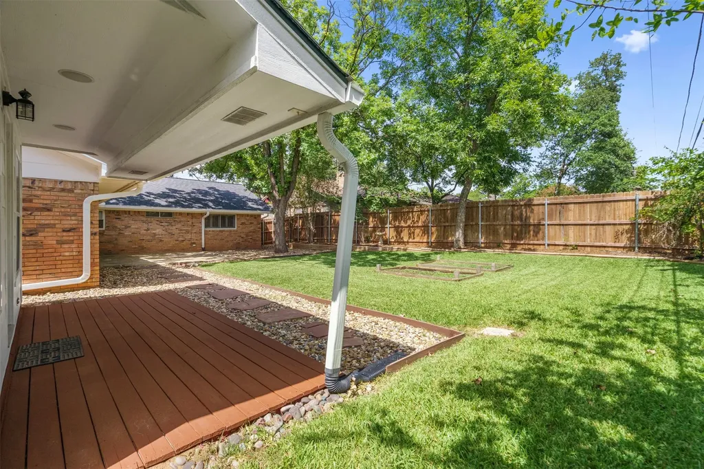 409 Summit Ridge Drive Euless TX 76039