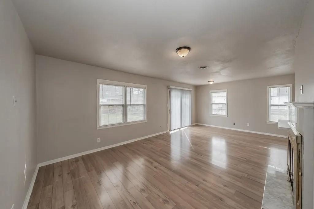 5805 Aton Avenue Westworth Village TX 76114