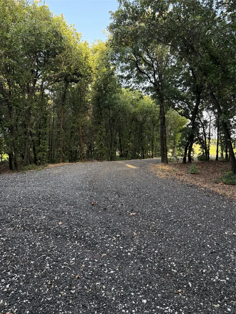 228 Cheaney Road Valley View TX 76272