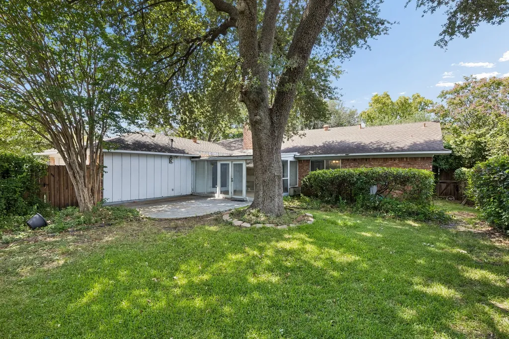 3240 Chapel Downs Drive Dallas TX 75229