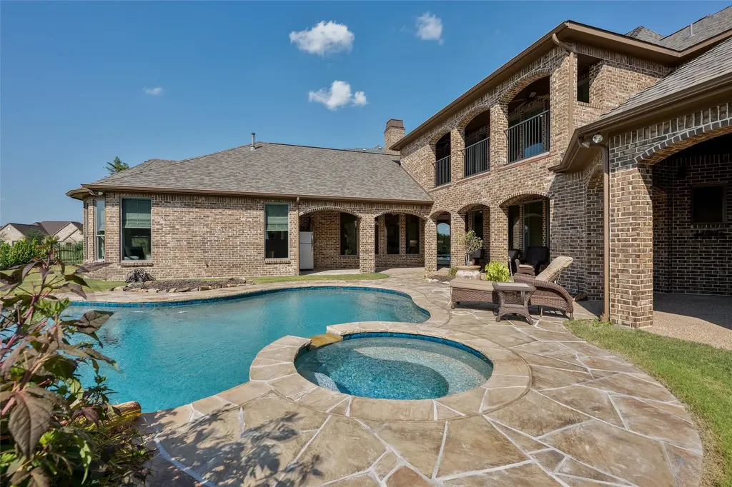 2113 Kings Pass Heath TX 75032