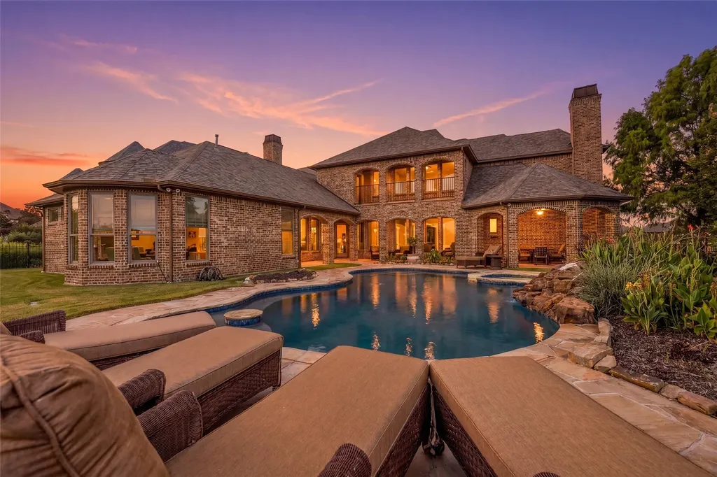 2113 Kings Pass Heath TX 75032