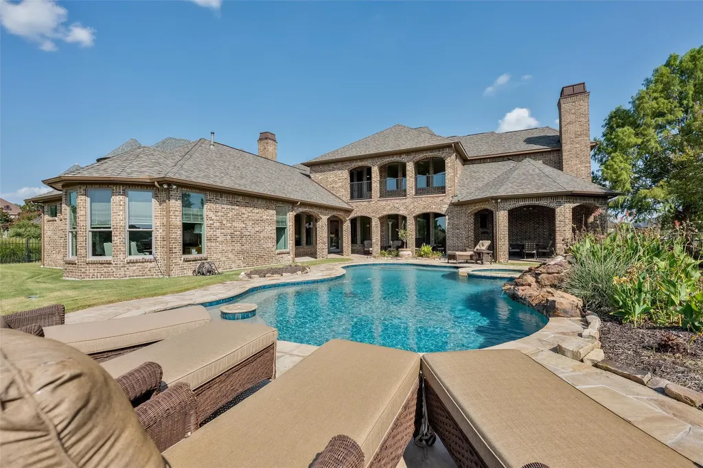 2113 Kings Pass Heath TX 75032
