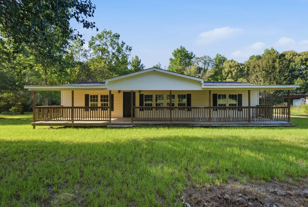 1205 County Line Road Troup TX 75789