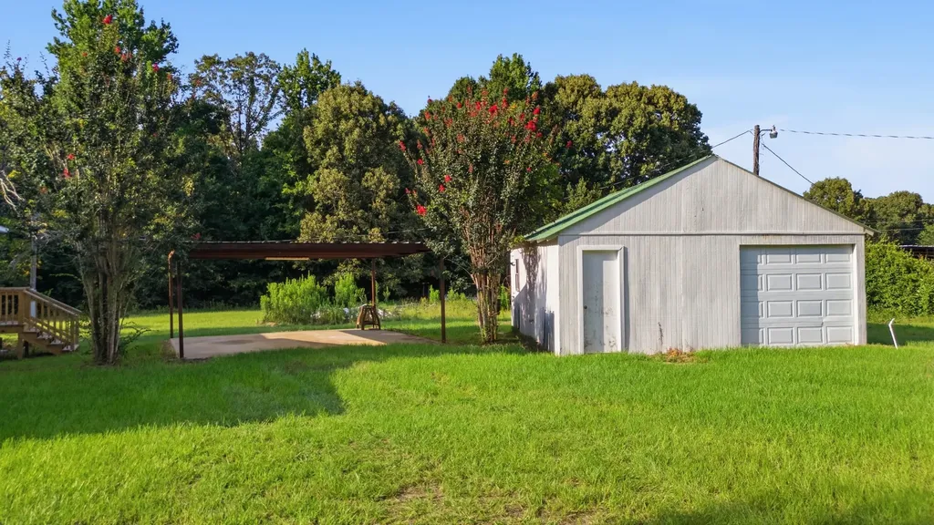 1205 County Line Road Troup TX 75789