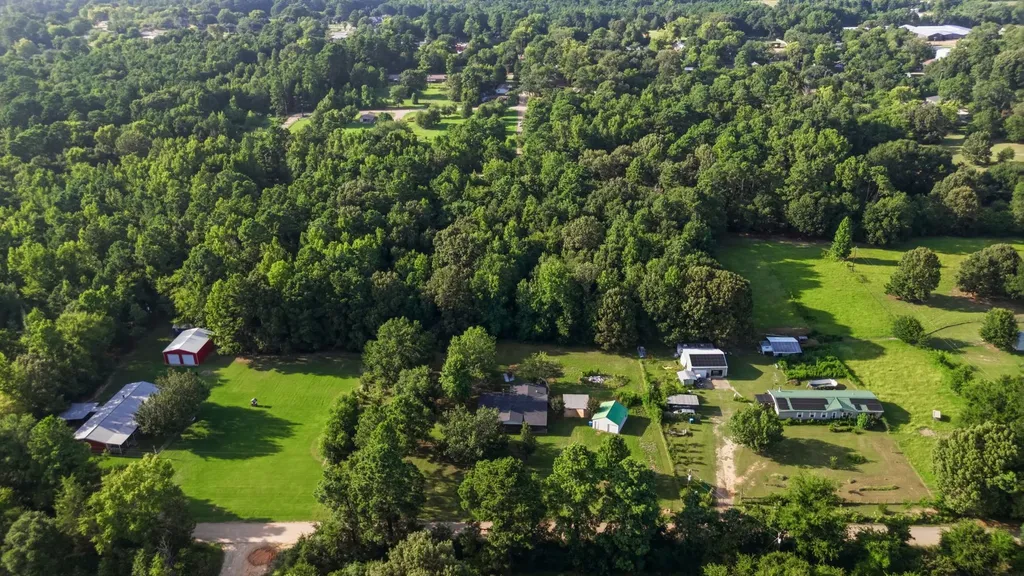 1205 County Line Road Troup TX 75789