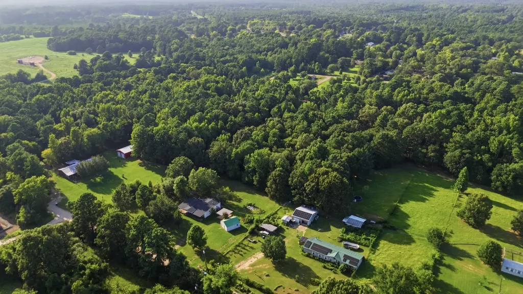 1205 County Line Road Troup TX 75789