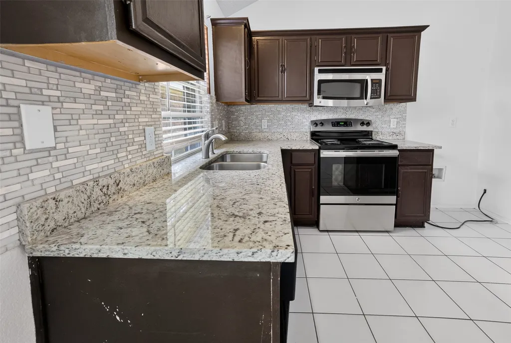 1025 Highland Station Drive Saginaw TX 76131