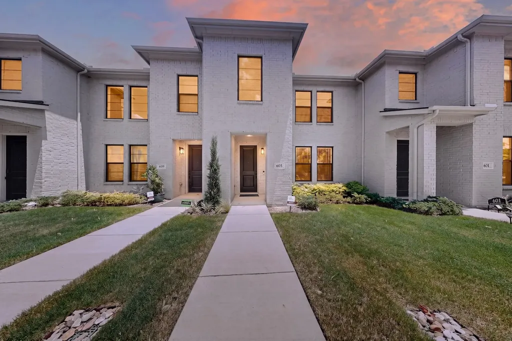 605 Friendswood Plano TX 75075