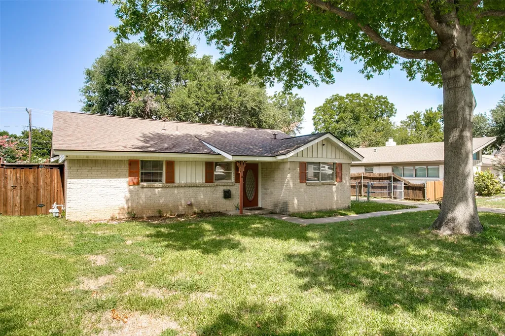 412 Franklin Drive Euless TX 76040