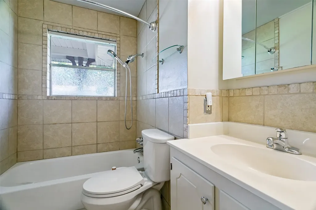 412 Franklin Drive Euless TX 76040