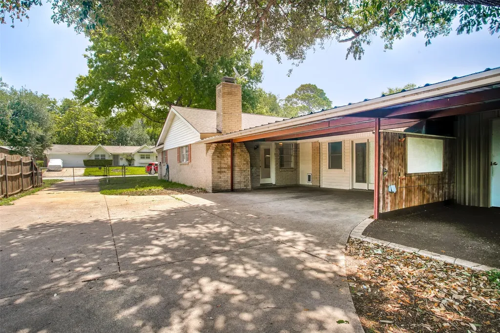 412 Franklin Drive Euless TX 76040