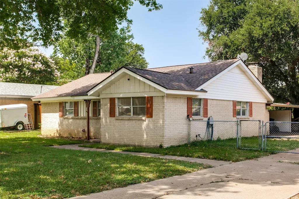 412 Franklin Drive Euless TX 76040