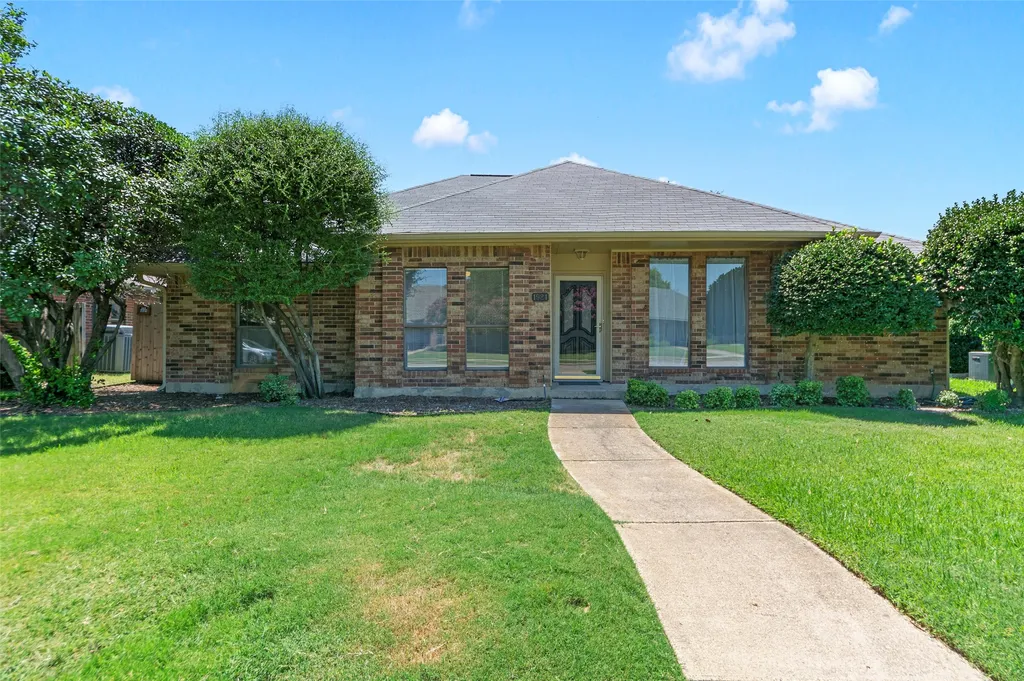1924 Vera Cruz Drive Carrollton TX 75010