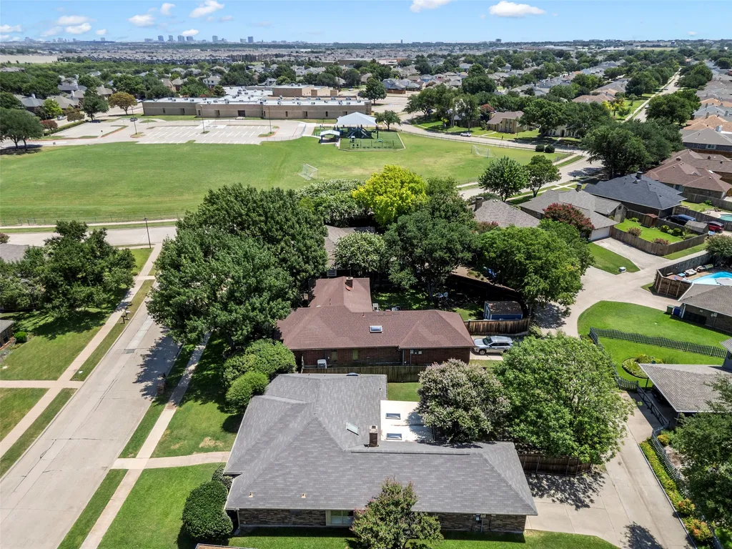 1924 Vera Cruz Drive Carrollton TX 75010