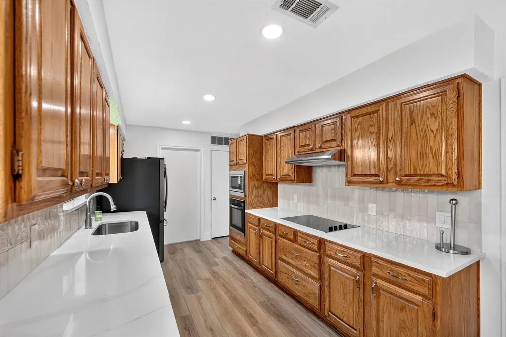 1924 Vera Cruz Drive Carrollton TX 75010