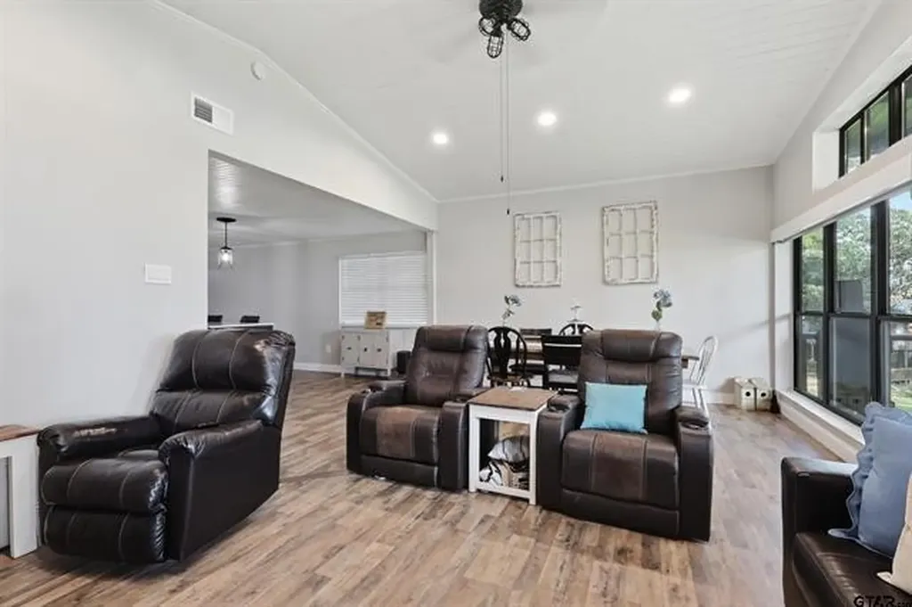 20 Red Oak Scroggins TX 75480