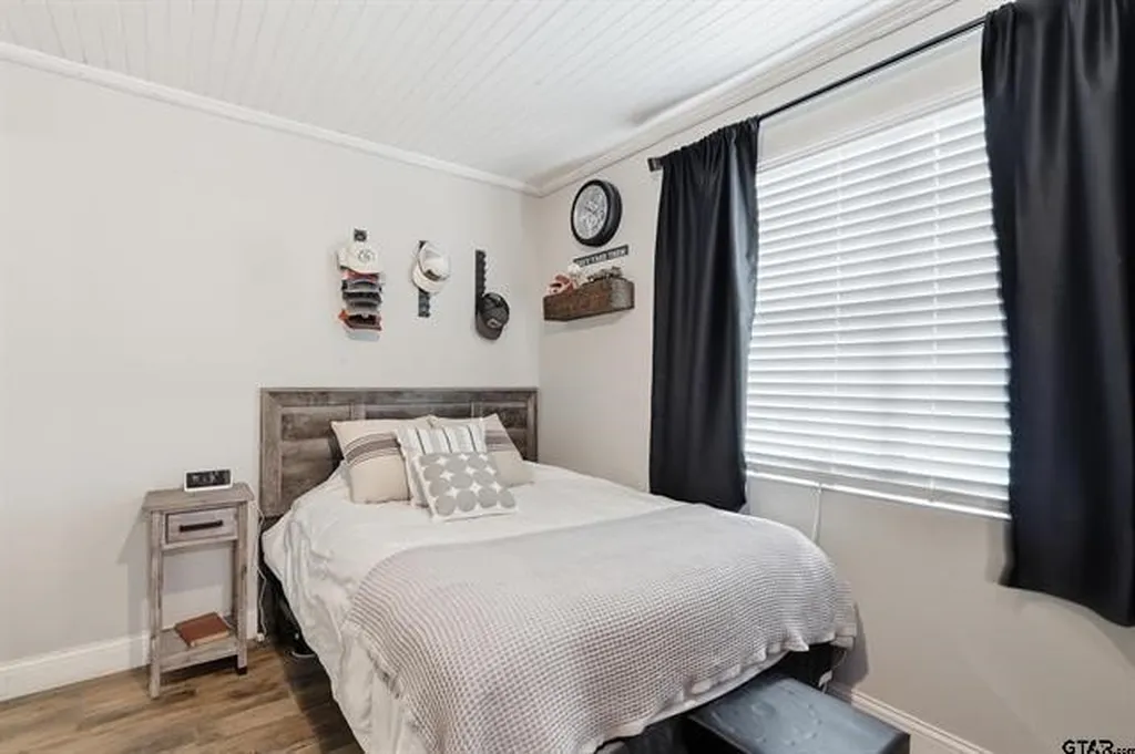 20 Red Oak Scroggins TX 75480