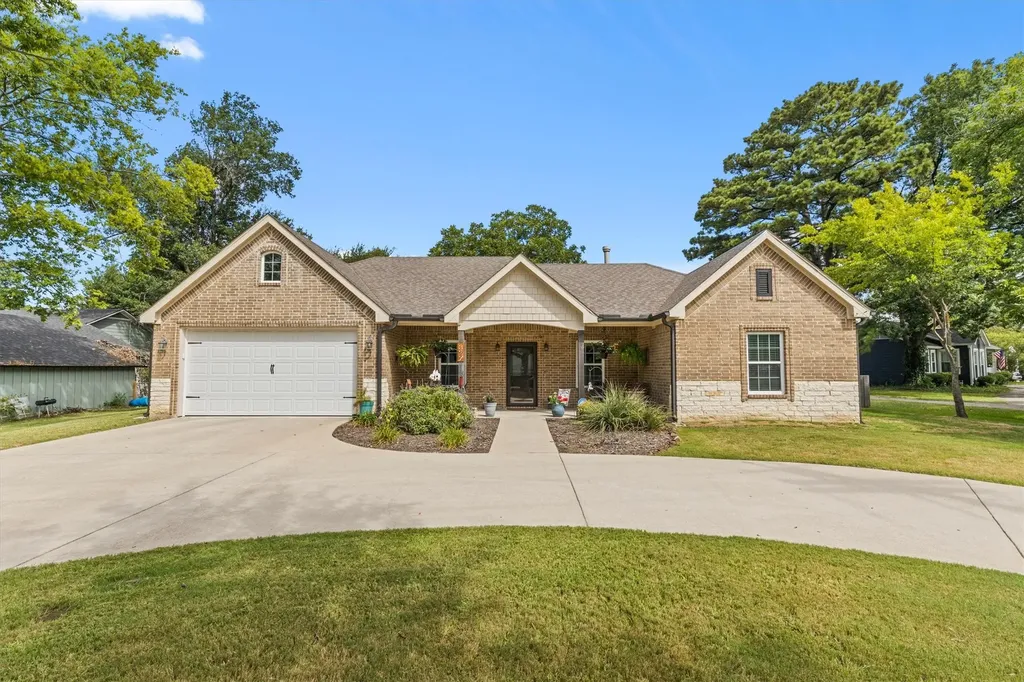 327 Walnut Street Terrell TX 75160