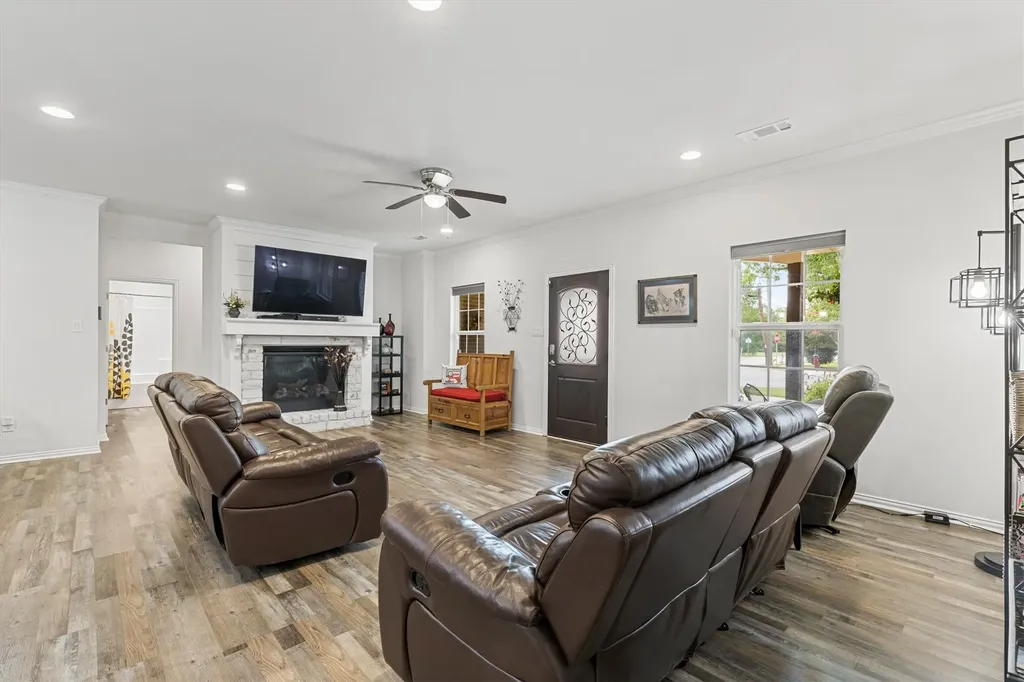 327 Walnut Street Terrell TX 75160