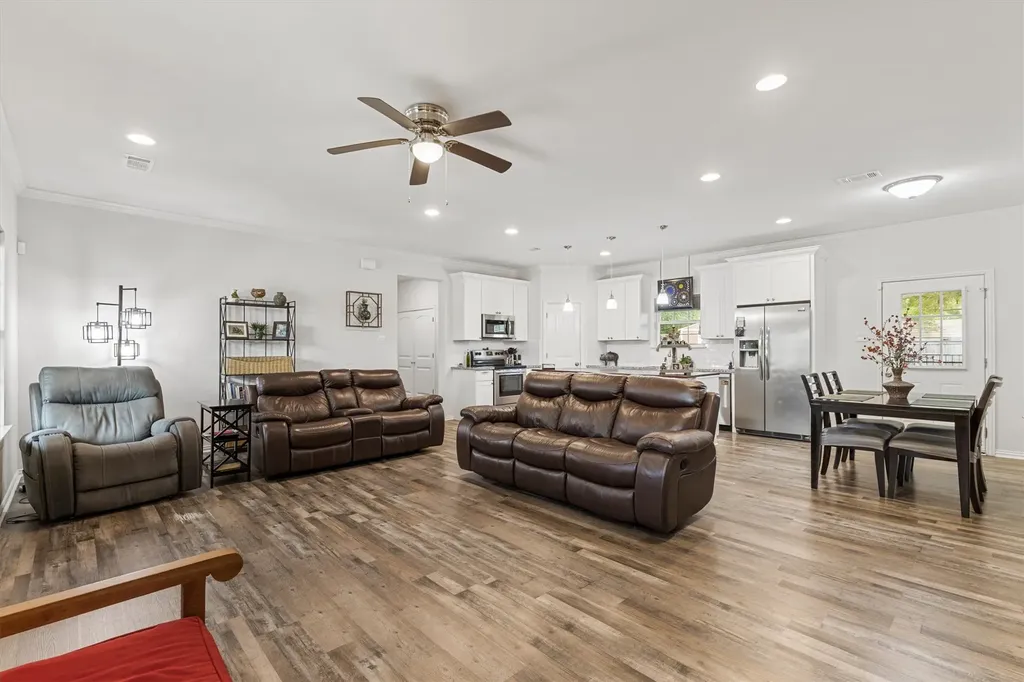 327 Walnut Street Terrell TX 75160