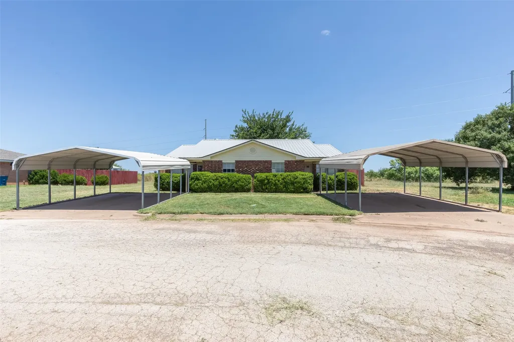 201 & 203 Bluebonnet Drive Winters TX 79567