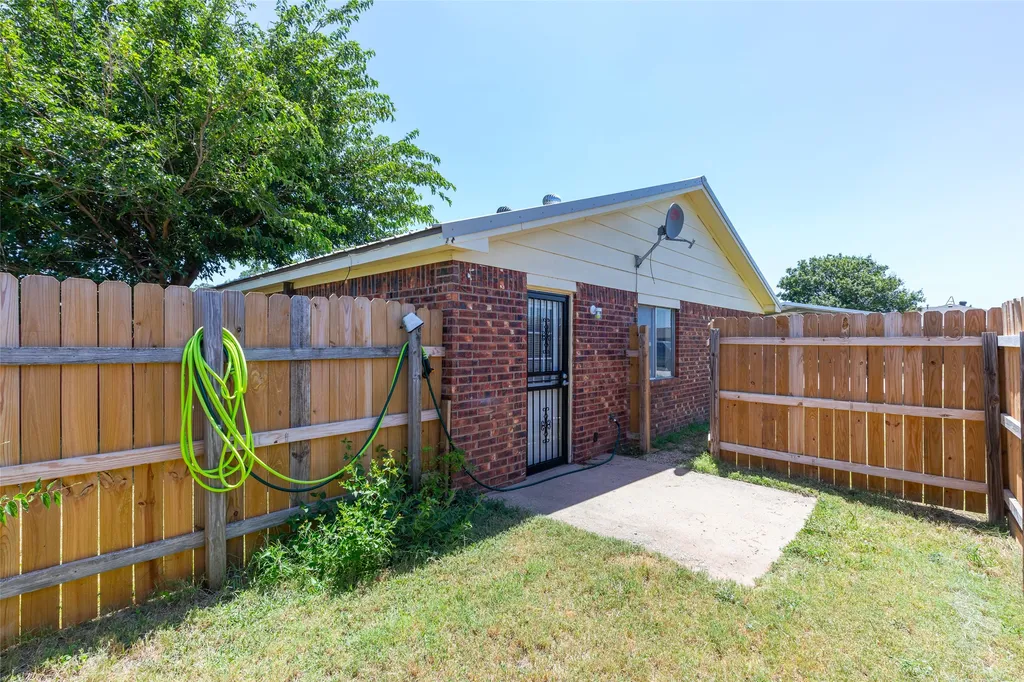 201 & 203 Bluebonnet Drive Winters TX 79567