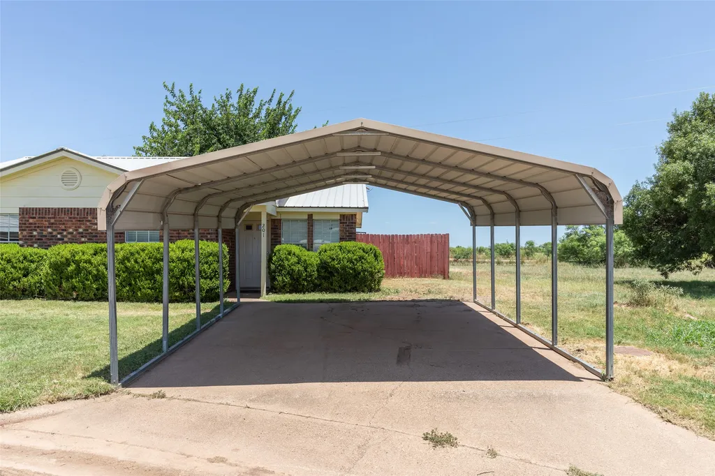 201 & 203 Bluebonnet Drive Winters TX 79567