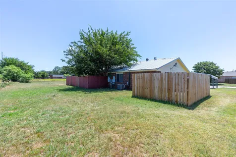 201 & 203 Bluebonnet Drive Winters TX 79567