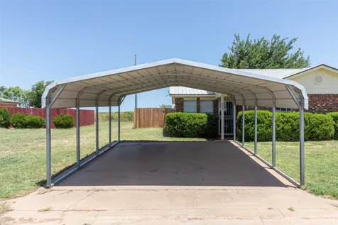 201 & 203 Bluebonnet Drive Winters TX 79567