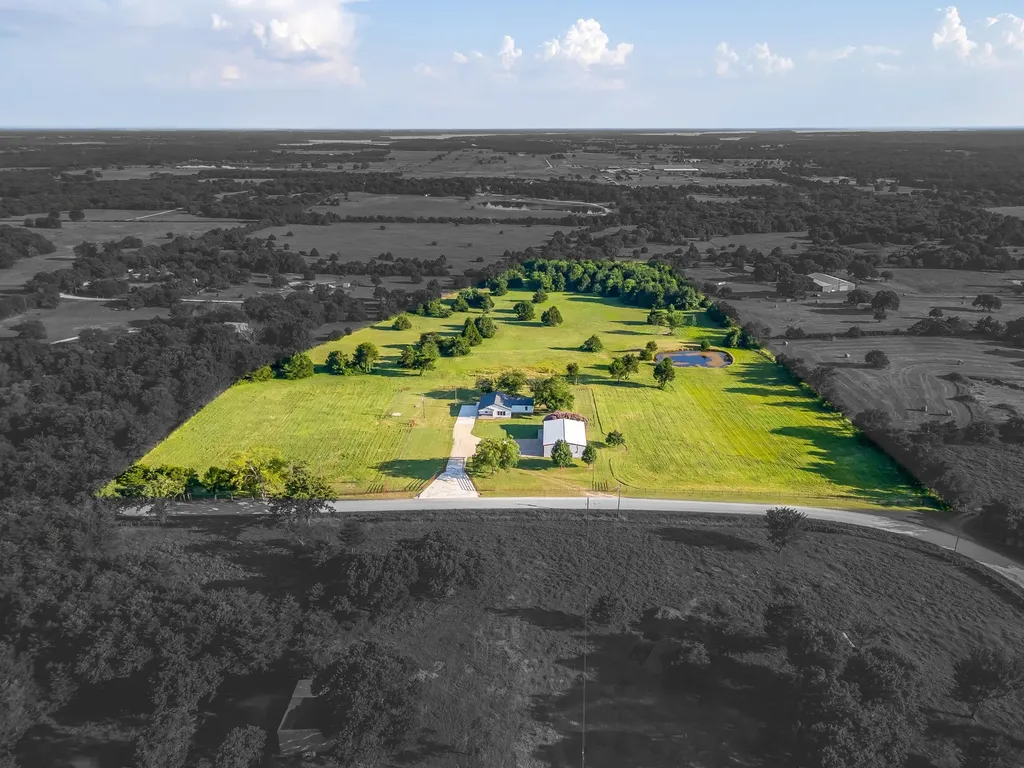 1778 County Road 217 Collinsville TX 76233