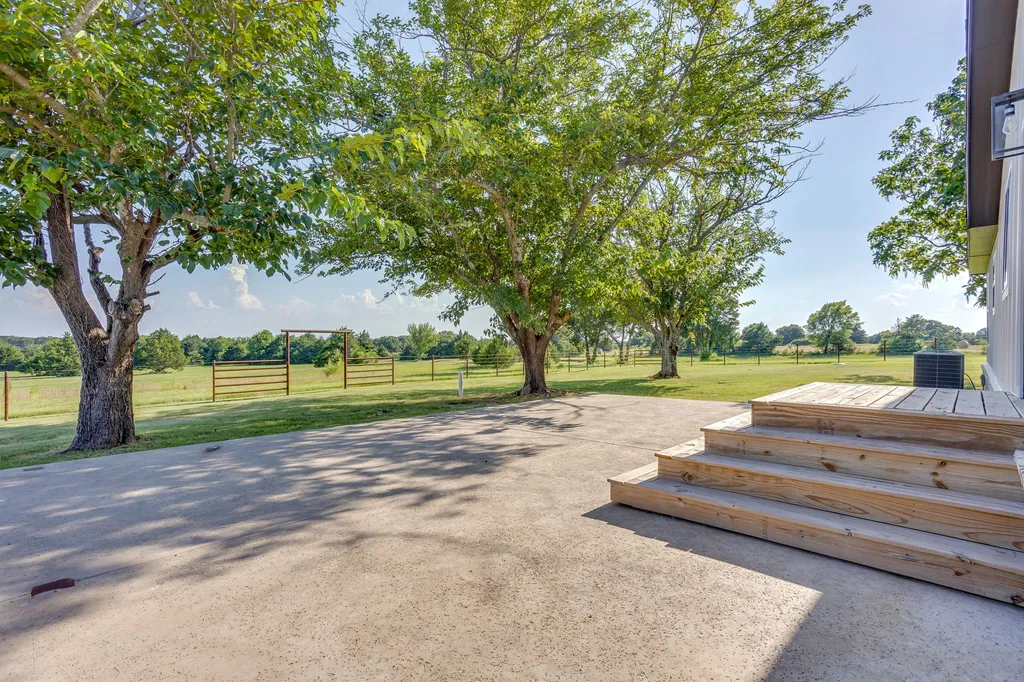 1778 County Road 217 Collinsville TX 76233