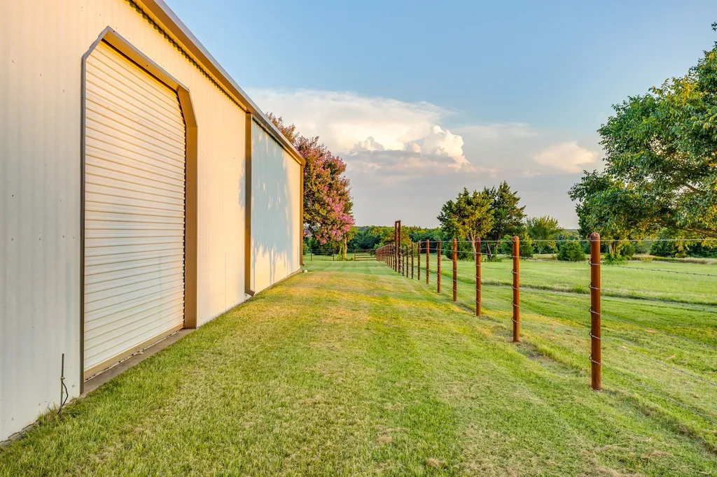 1778 County Road 217 Collinsville TX 76233