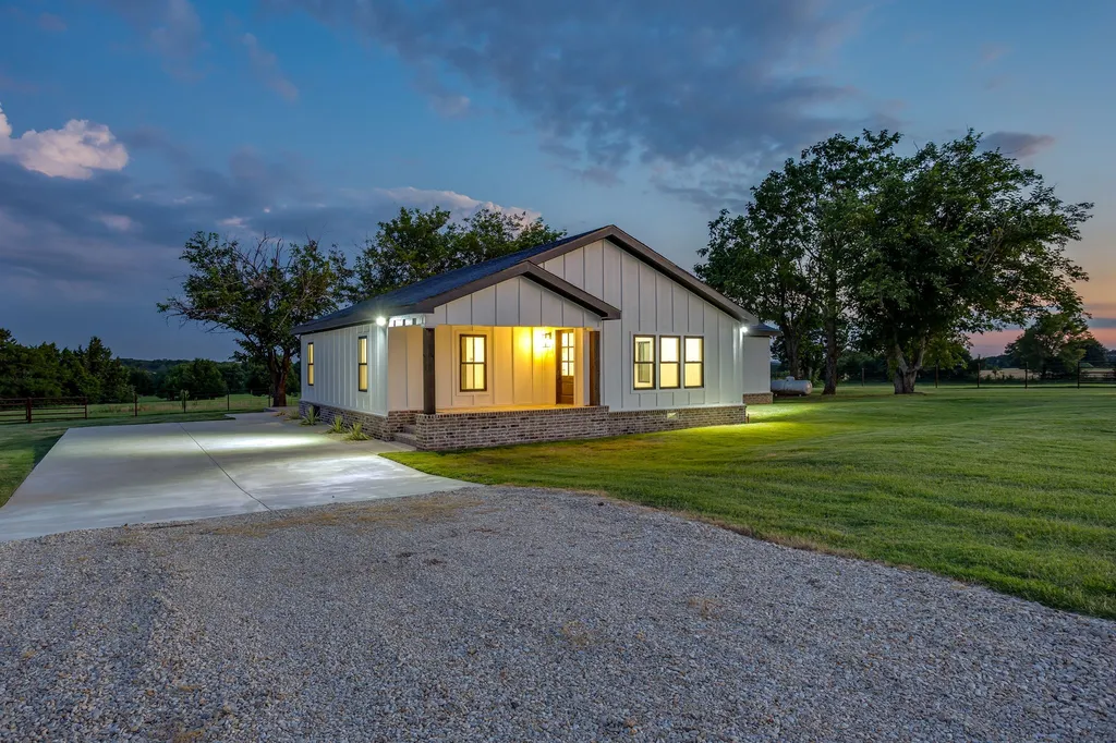 1778 County Road 217 Collinsville TX 76233
