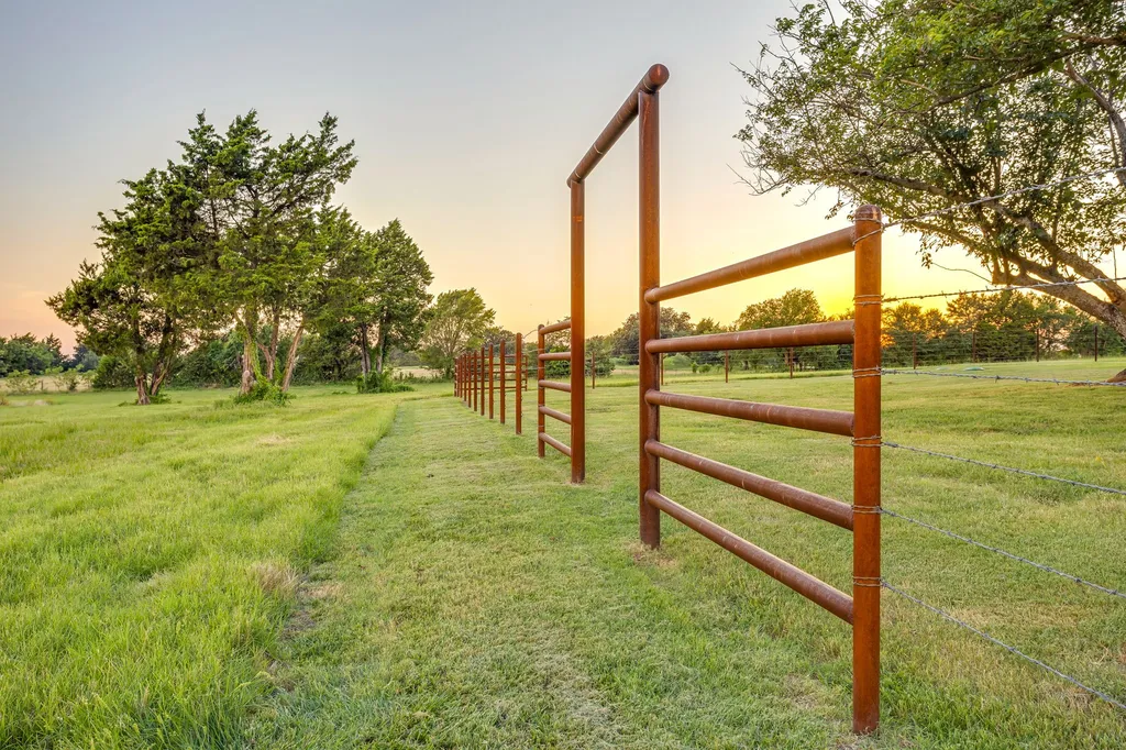 1778 County Road 217 Collinsville TX 76233
