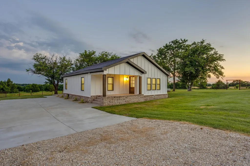 1778 County Road 217 Collinsville TX 76233