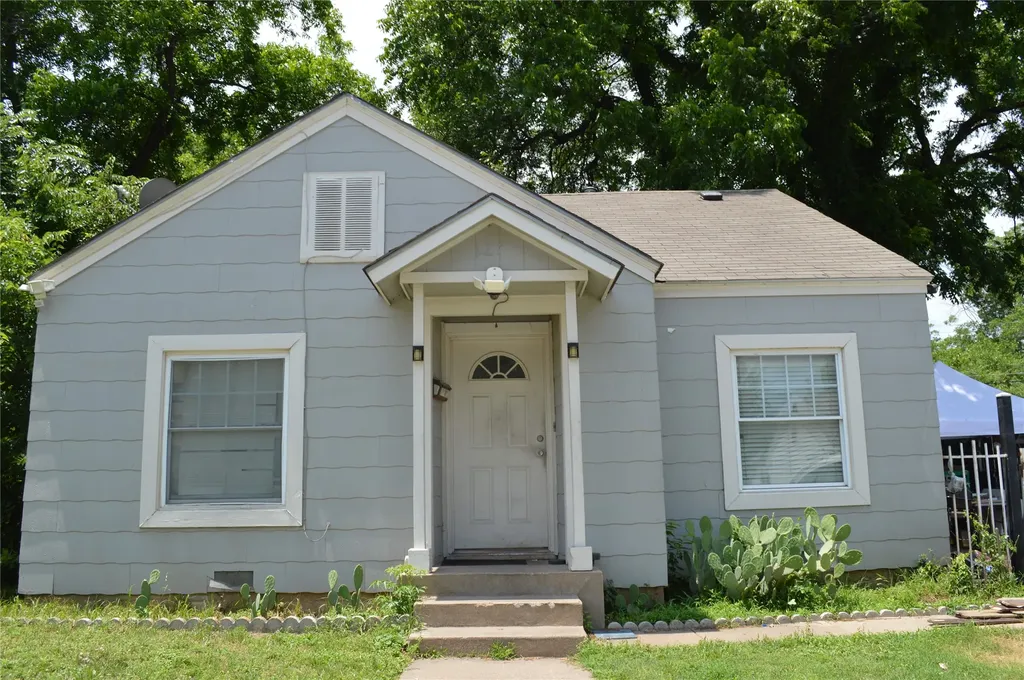 127 Blevins Street Fort Worth TX 76111