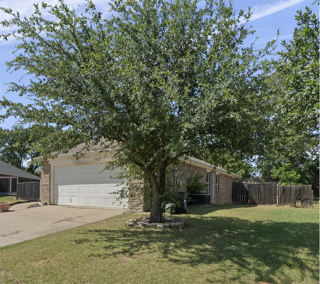 4509 Forest Glen Drive Forest Hill TX 76119