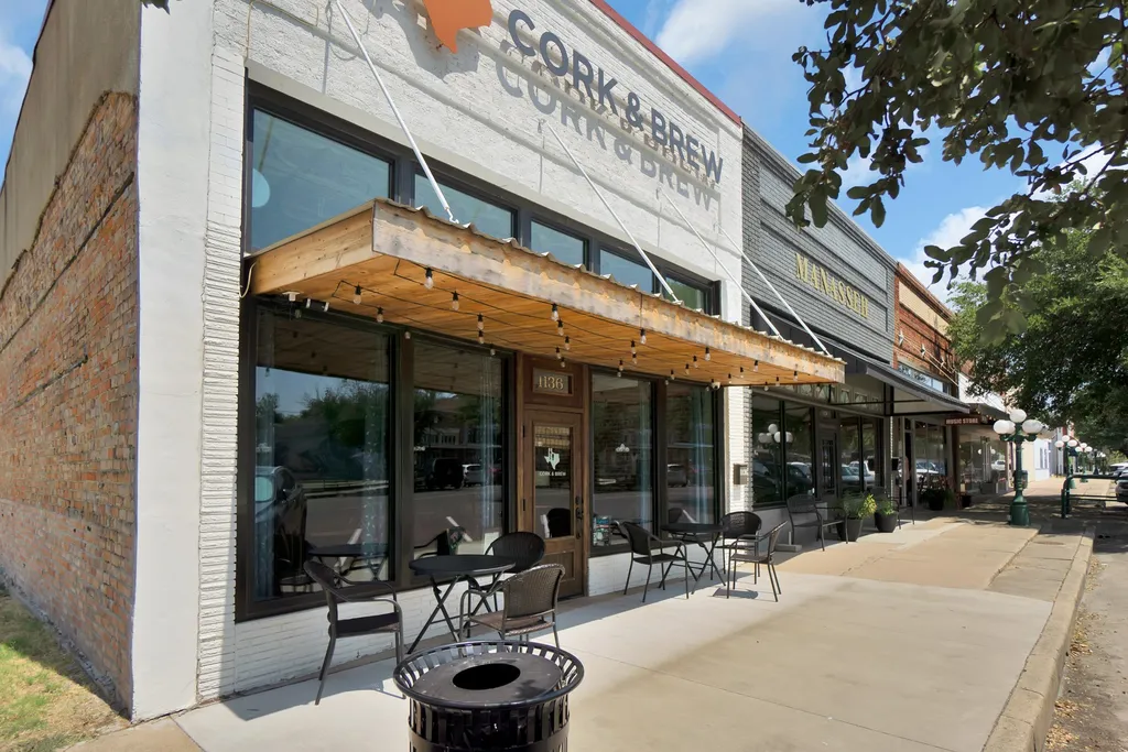 1136 Main Street Commerce TX 75428