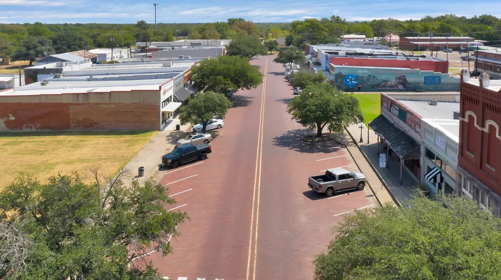 1136 Main Street Commerce TX 75428