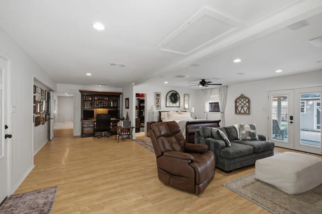 3001 Curry Road Arlington TX 76001