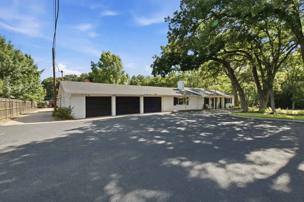 3001 Curry Road Arlington TX 76001