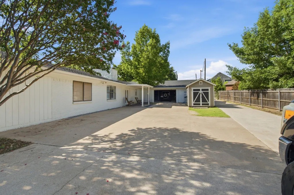 3001 Curry Road Arlington TX 76001