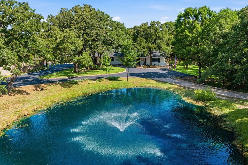 3001 Curry Road Arlington TX 76001
