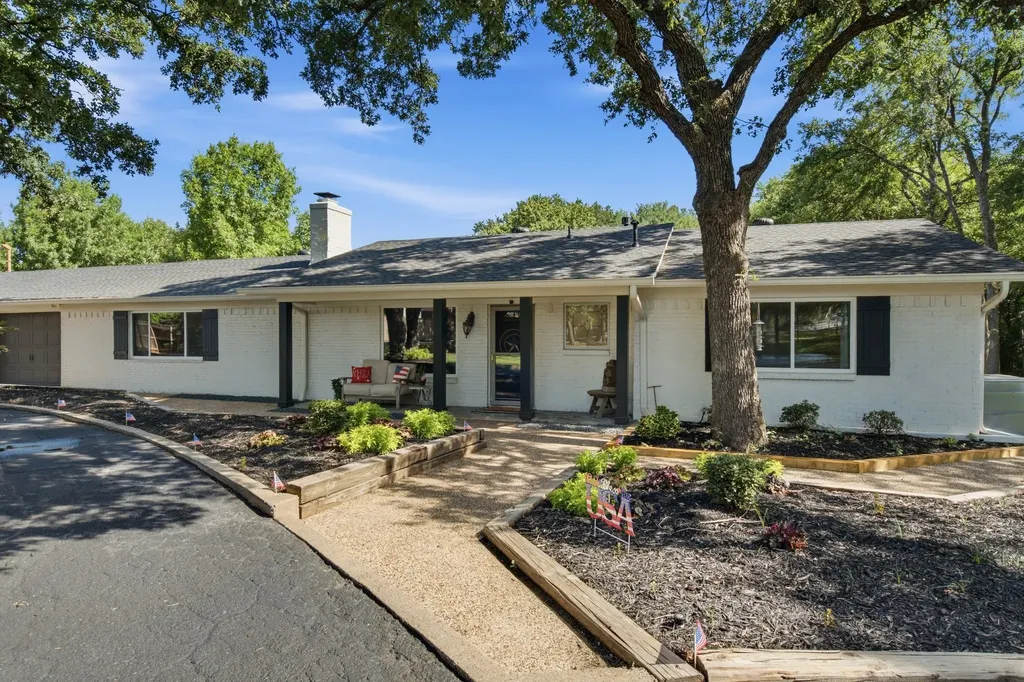 3001 Curry Road Arlington TX 76001