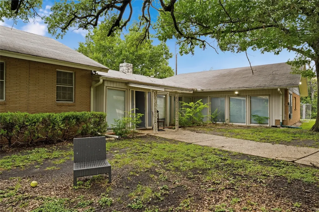 2323 N 39th Street Waco TX 76708