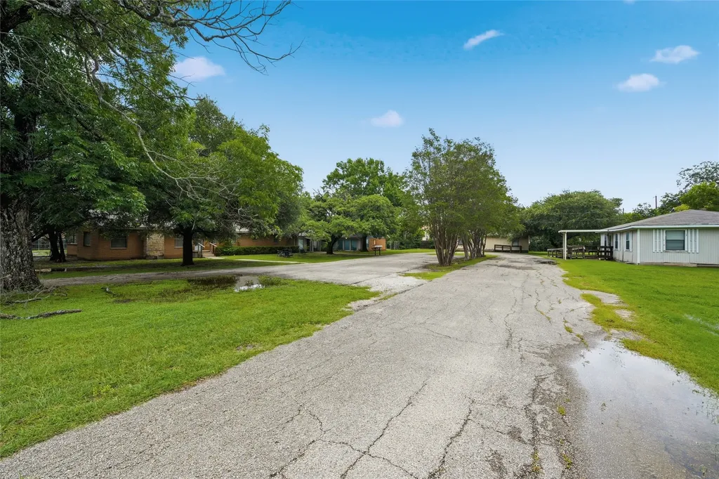 2323 N 39th Street Waco TX 76708