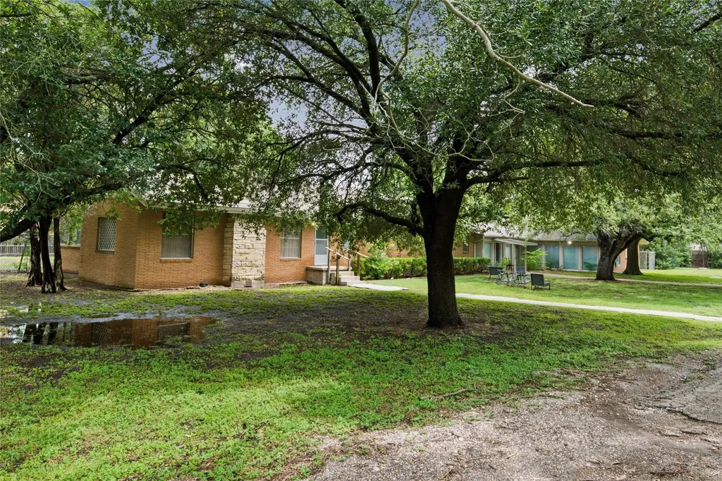 2323 N 39th Street Waco TX 76708