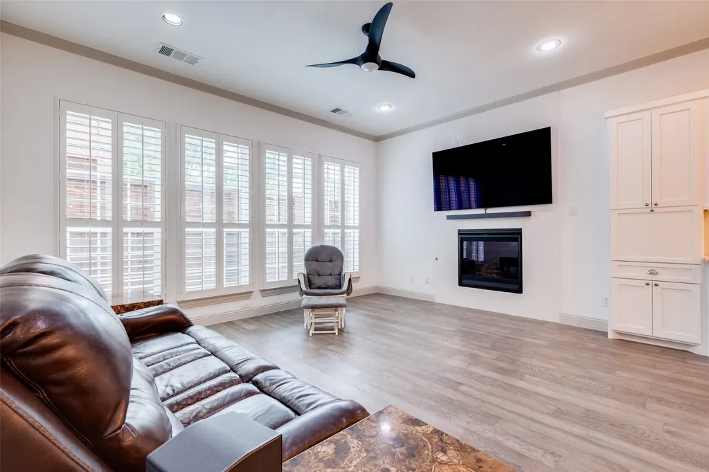 7124 Soto Street Dallas TX 75223